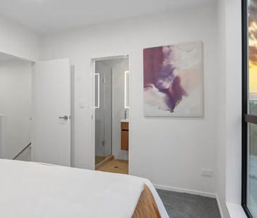 3 Bedrooms, Hobsonville - Photo 4