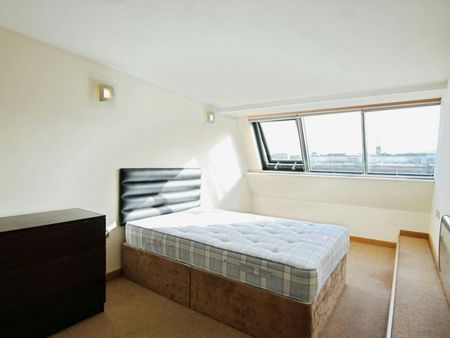 Flat to rent on - Photo 4