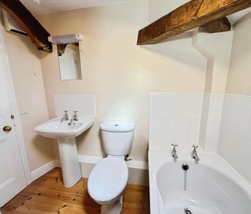 4 bedroom House To Let - Photo 2