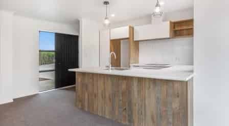 Modern 2 Bedroom house in Huntington - Photo 3