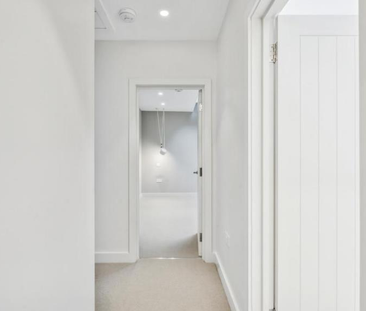 3 bedroom mews to rent - Photo 2