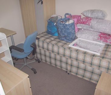 6 bedroom terraced house to rent - Photo 2