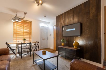 Royal Park View, Hyde Park, Leeds - Photo 2