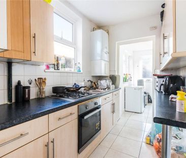 3 bedroom semi-detached house to rent - Photo 6