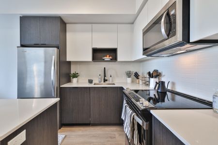 For Lease - 202 Burnhamthorpe Road Unit# 1904W, Mississauga, Ontario - Photo 5