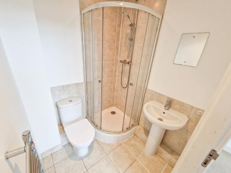 2 bedroom flat to rent - Photo 5