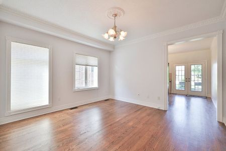 For Lease - 37 Castlegate Boulevard, Brampton, Ontario - Photo 2