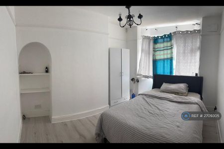 1 bedroom in a house share to rent - Photo 5