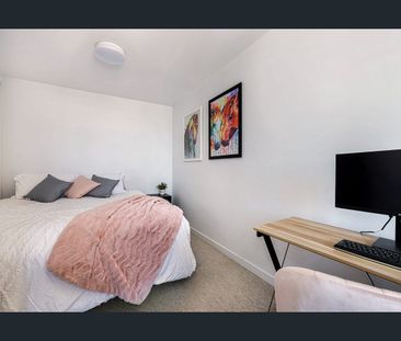 One bedroom apartment, unit, townhouse & warehouse - Photo 3