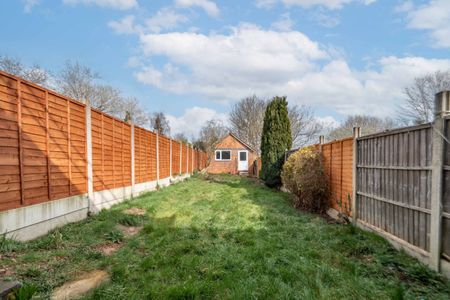 3 bed semi-detached house to rent in Farren Road, Birmingham, B31 - Photo 2