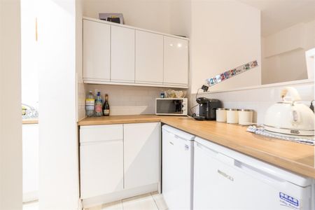 3 bed flat to rent in Dinsdale Road, Sandyford, NE2 - Photo 2