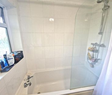 4 bedroom end of terrace house to rent - Photo 6