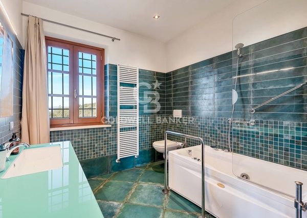 Via Murli, Pietrasanta, Tuscany 54038