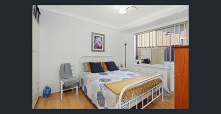 Neat Home in a quiet street - Photo 4