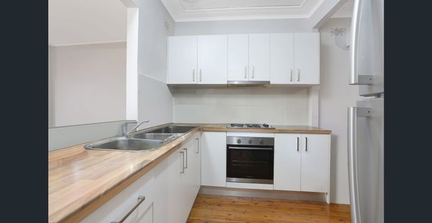 Beautiful Family Home - Photo 1