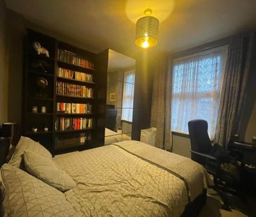 3 Bed Terraced House, Central Park Road, E6 - Photo 5