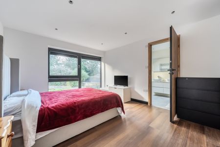 5 bedroom detached house to rent - Photo 2