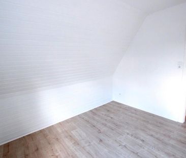 Helle, geräumige 4 Zimmer-Wohnung EBK 28277 02/26 - Photo 3