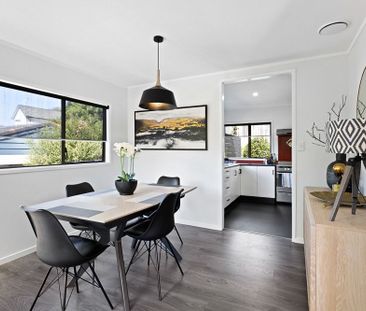 Browns Bay Family Home! - Photo 3