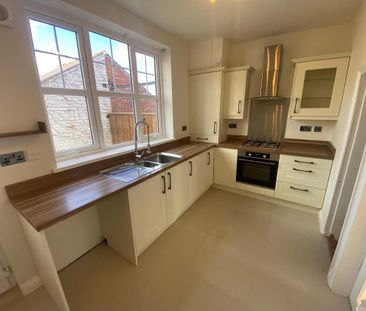 3 bedroom terraced house to rent - Photo 3