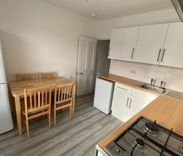 Room in a Shared House, Chapter Road, NW2 - Photo 3