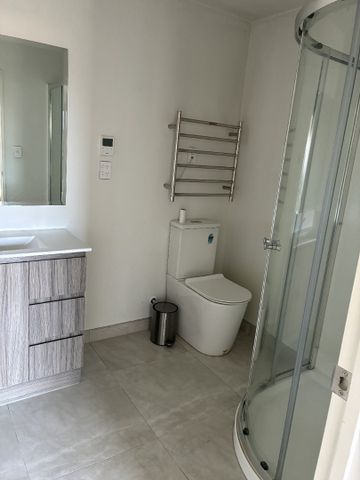 Beautiful 4 Bedroom 4 Bathroom House - Photo 5