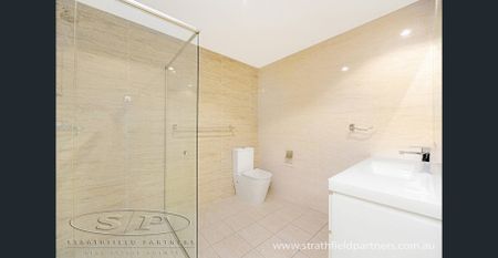 Ground Level, Luxury Living - Photo 3