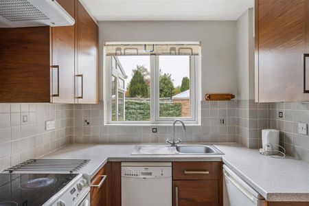 4 bedroom detached house to rent - Photo 5