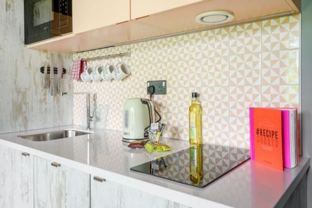 1 bedroom serviced apartment to rent - Photo 3