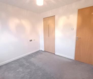 2 bed flat for rent in The Shore - Photo 1