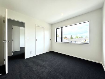 22C Royton Avenue, Mangere East, Auckland - Photo 2