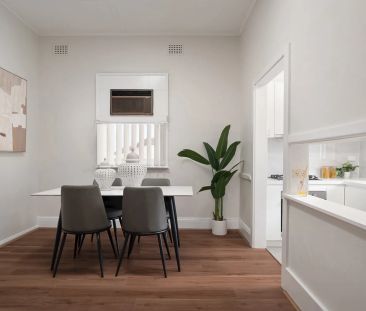 Charming Renovated Home in a Prime Carlton Location - Photo 2