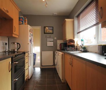 4 bedroom flat to rent - Photo 6
