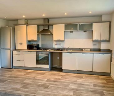 2 bedroom flat to rent - Photo 3