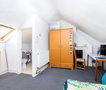 4 bedroom end of terrace house to rent - Photo 5