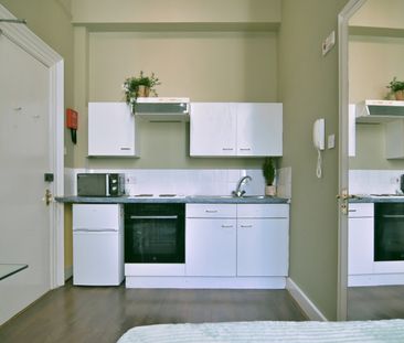 Bedsit, Hogarth Road, SW5 - Photo 6