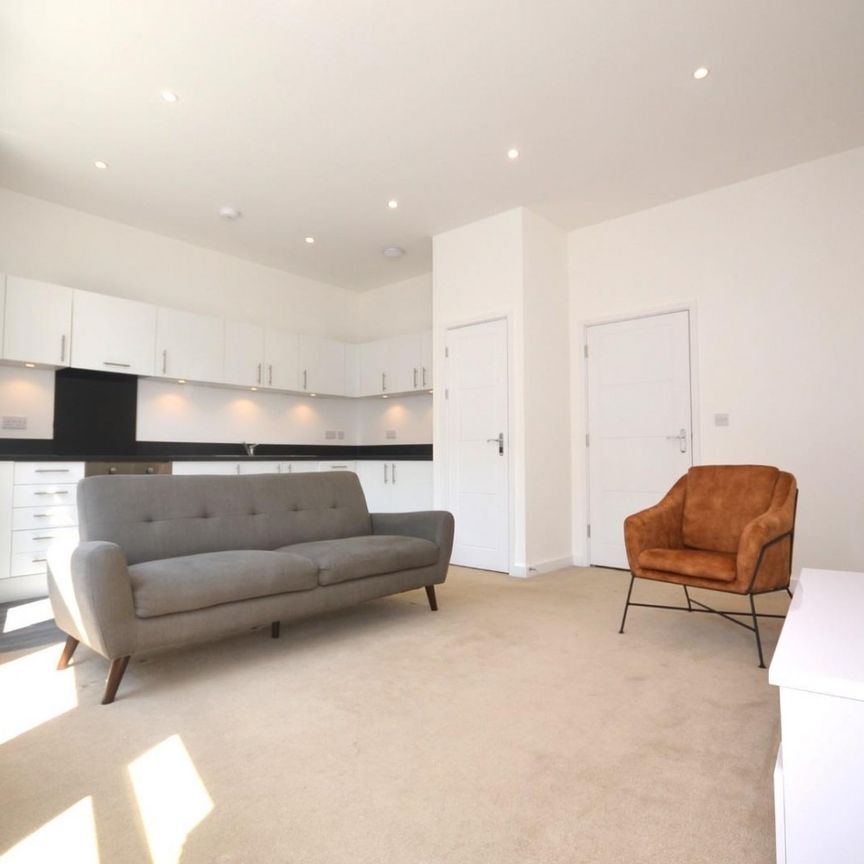 1 bedroom Flat To Let - Photo 1