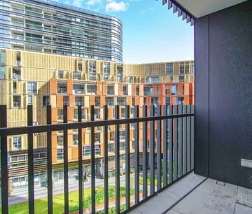 Fully Furnished One-Bedroom Apartment in Central Park – Move Straight In - Photo 5