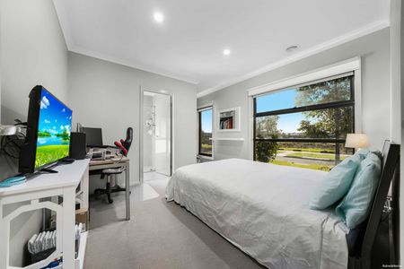 12 Harker Esplanade, Tarneit, VIC 3029 - Photo 4