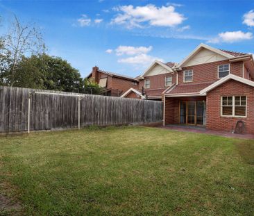 Modern 4-bedroom Bentleigh Wonder! - Photo 4