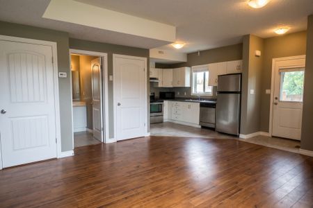 For Lease - 654 St David Street Unit# Main Level, Centre Wellington, Ontario - Photo 3