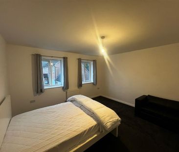 Sunderland Close - Photo 5