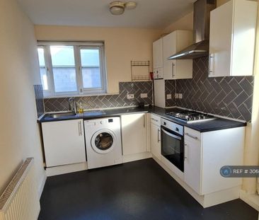 3 bedroom semi-detached house to rent - Photo 6