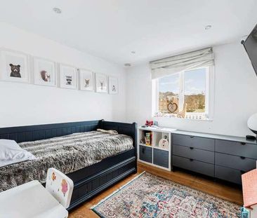 Canute House, Brentford, TW8 - Photo 6