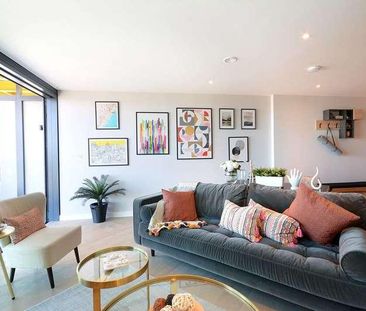 Uncle Elephant And Castle, Elephant And Castle, SE11 - Photo 1