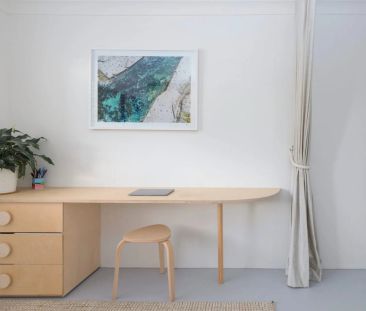 Stylishly Renovated Split-Level Apartment in Prime City Fringe Loca... - Photo 1