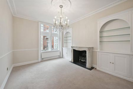 3 bedroom flat in South Kensington - Photo 4