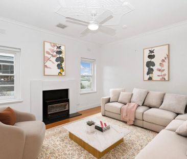 Fully Renovated Art Deco in Prime Lifestyle Locale (3 parking permi... - Photo 6