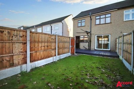 3 bedroom semi-detached house to rent - Photo 5