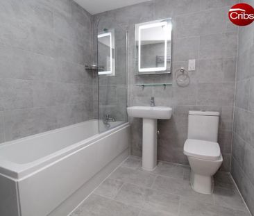 4 bedroom flat to rent - Photo 5